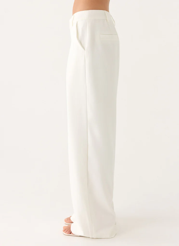 Sora Low Rise Pant - White